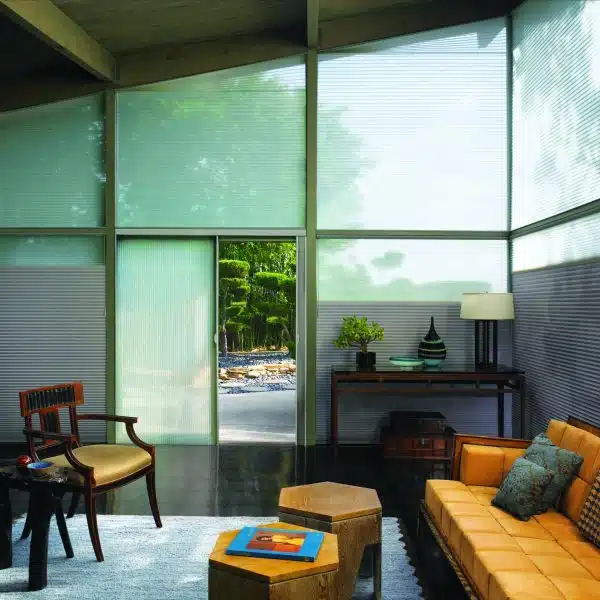 2019_DU_VG_UG_Classic_Whisper_Living Room